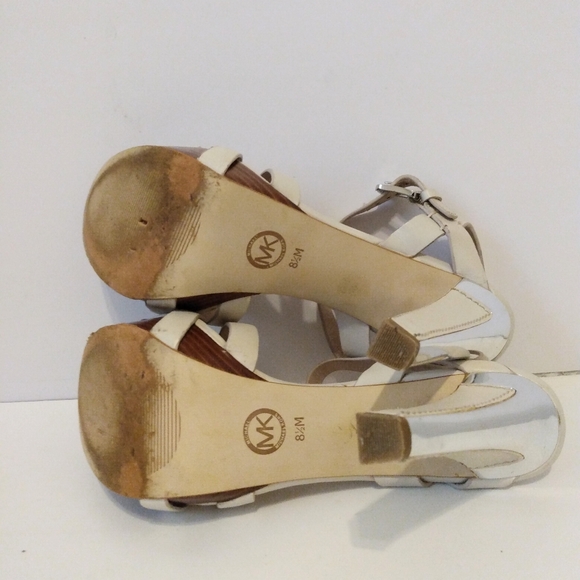 Michael Michael Kors Cream Silver Leather Strap Buckle 5" Heels sz 8.5 M - Picture 12 of 13